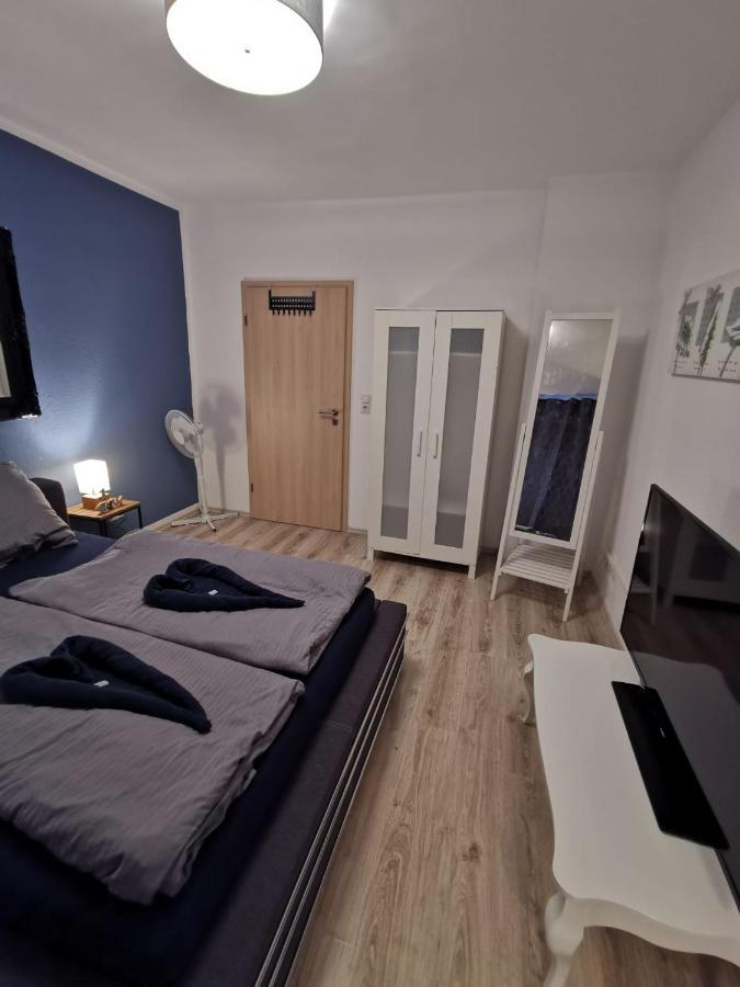 Liebevoll Eingerichtete Ferienwohnung - Zentrale Lage - Netflix & Paytv Вилхелмсхафен Екстериор снимка