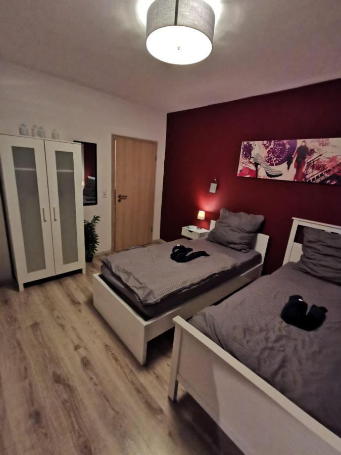 Liebevoll Eingerichtete Ferienwohnung - Zentrale Lage - Netflix & Paytv Вилхелмсхафен Екстериор снимка